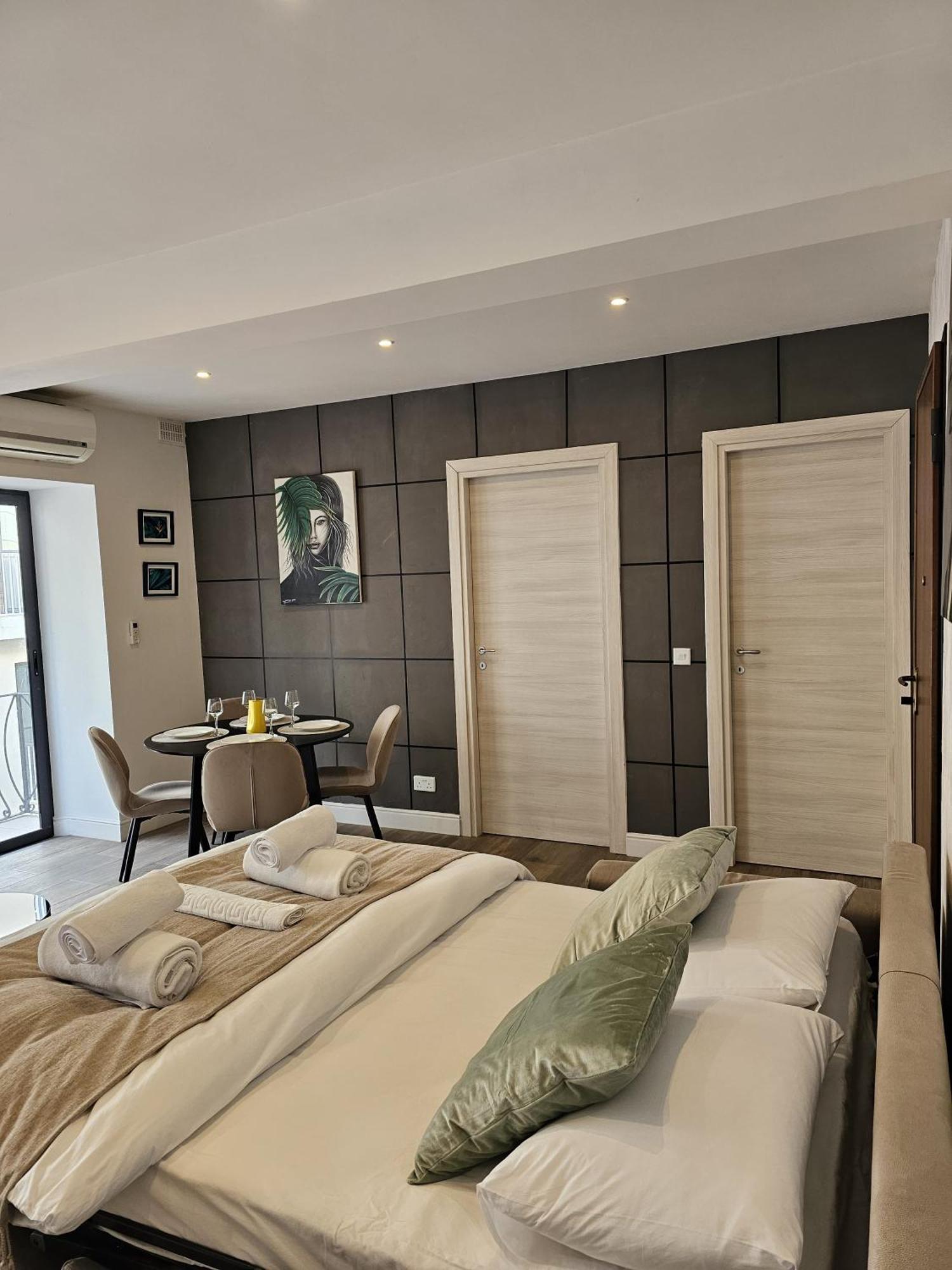 Korzo Suites Sliema III Екстер'єр фото